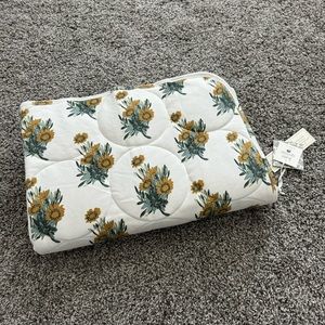 Kate Quinn Calendula Quilt